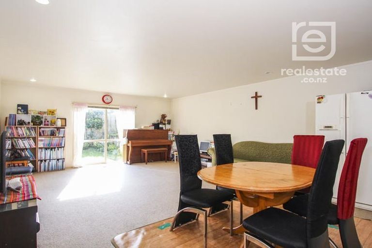 Photo of property in 6 Gina Avenue, Ranui, Auckland, 0612