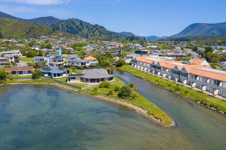 Photo of property in 291o Waikawa Road, Waikawa, Picton, 7220