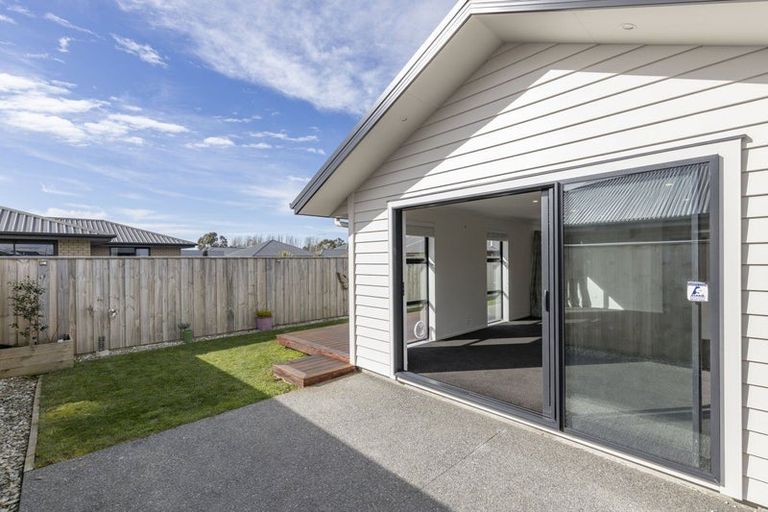 Photo of property in 82a Watkins Drive, Rangiora, 7400