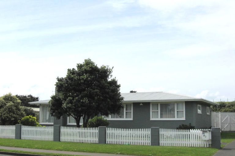 Photo of property in 42 Polson Street, Castlecliff, Whanganui, 4501