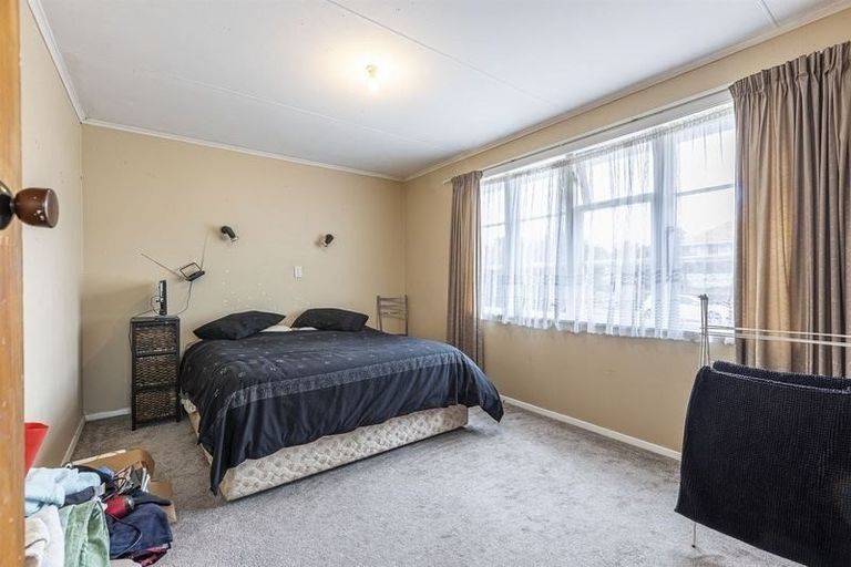 Photo of property in 44 Andrew Avenue, Roslyn, Palmerston North, 4414