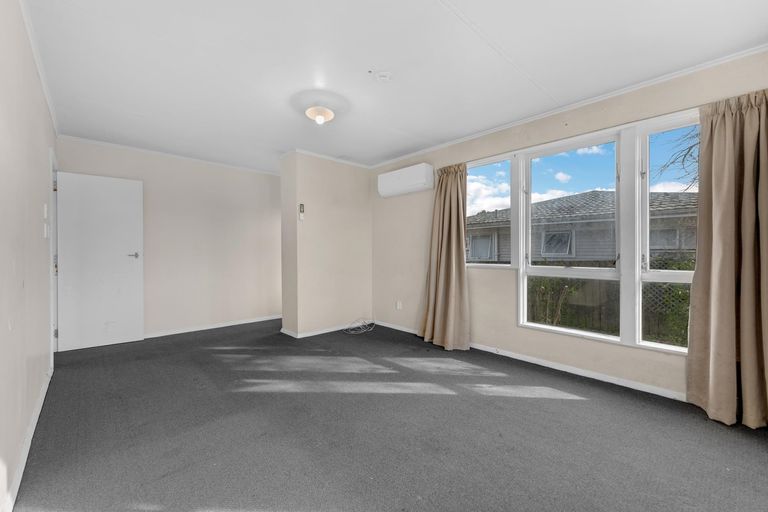 Photo of property in 76 Cambridge Terrace, Papatoetoe, Auckland, 2025