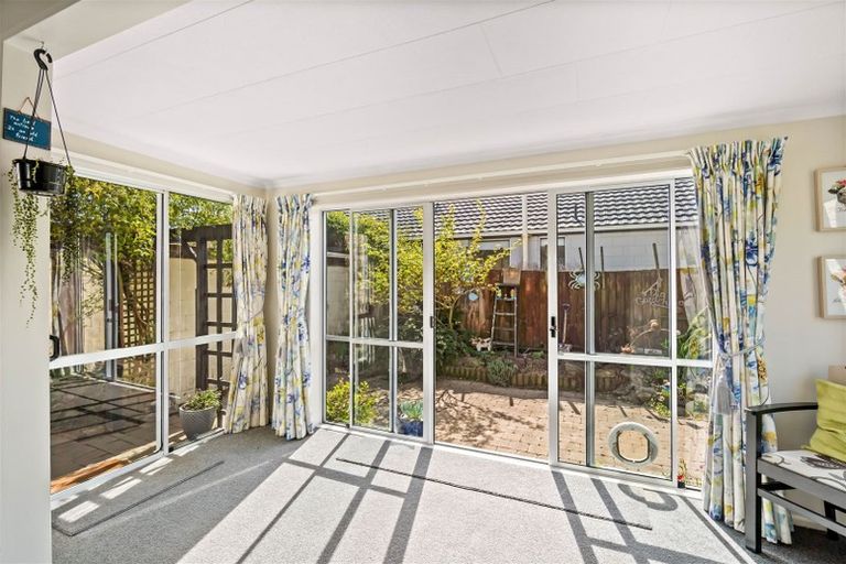 Photo of property in 26 Ashwood Street, Parklands, Christchurch, 8083