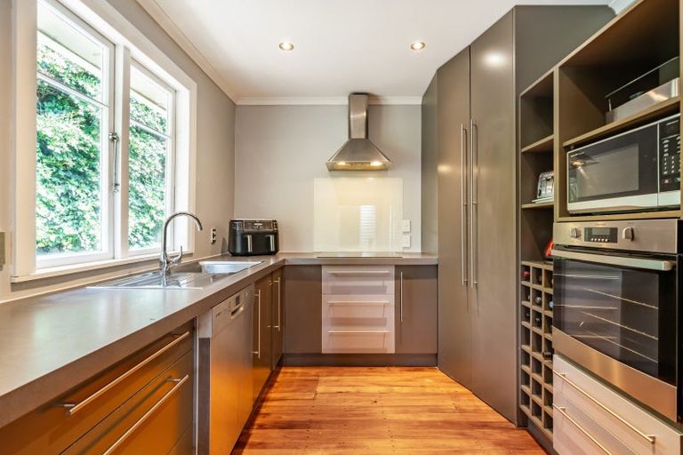 Photo of property in 19 Kitchener Terrace, Johnsonville, Wellington, 6037