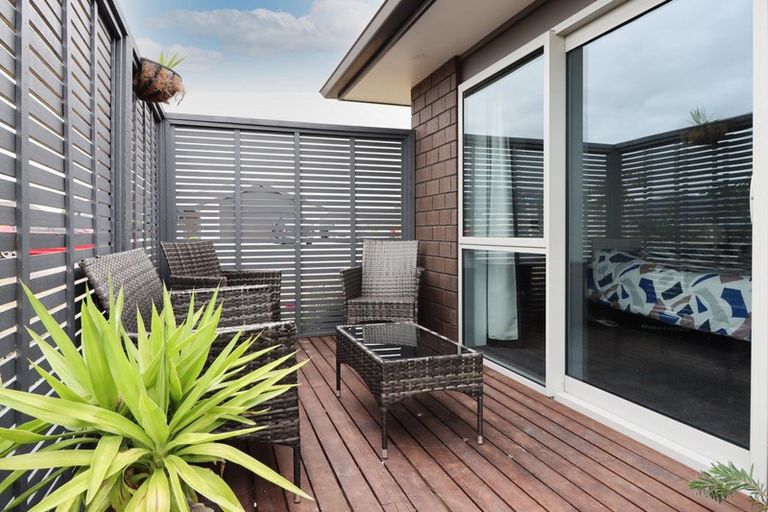 Photo of property in 1 Routhan Way, Carterton, 5713