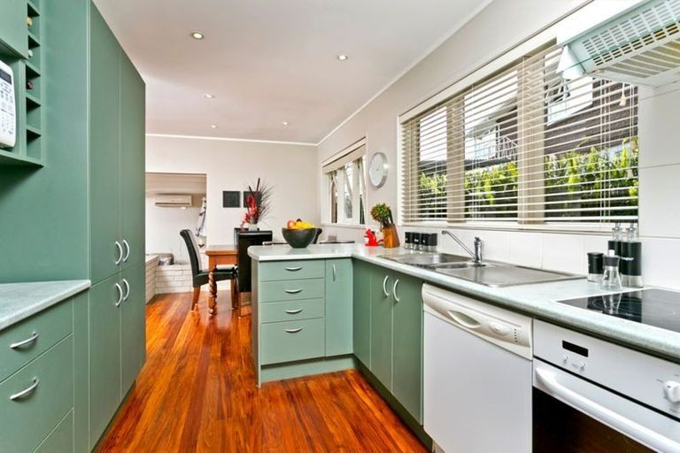 Photo of property in 61 Archers Road, Hillcrest, Auckland, 0629
