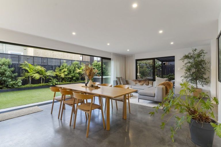 Photo of property in 35a Montgomery Avenue, Belmont, Auckland, 0622