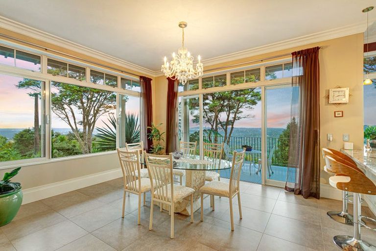 Photo of property in 291 Forest Hill Road, Waiatarua, Auckland, 0612