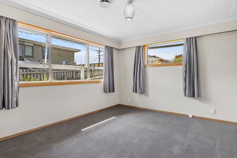 Photo of property in 48 Elwyn Crescent, Green Island, Dunedin, 9018