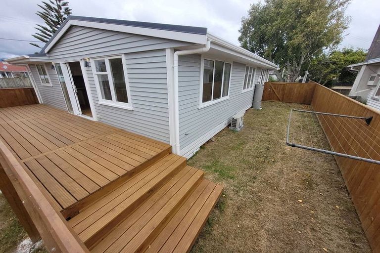 Photo of property in 2 Matai Street, Otaki, 5512