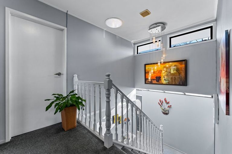 Photo of property in 34 Spinnaker Drive, Te Atatu Peninsula, Auckland, 0610