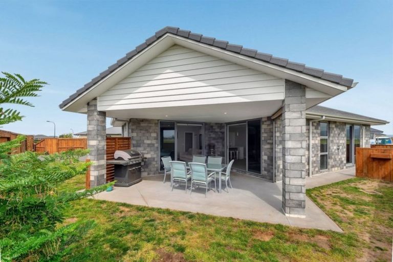 Photo of property in 14 Kanono Close, Papamoa Beach, Papamoa, 3118
