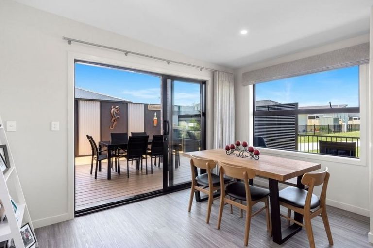 Photo of property in 20 Naeo Close, Papamoa Beach, Papamoa, 3118