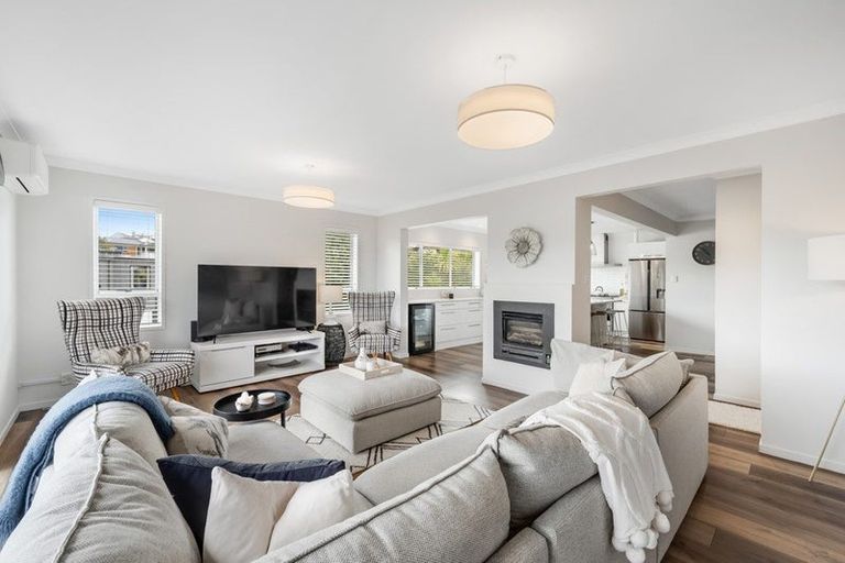 Photo of property in 19 Clovelly Road, Bucklands Beach, Auckland, 2012