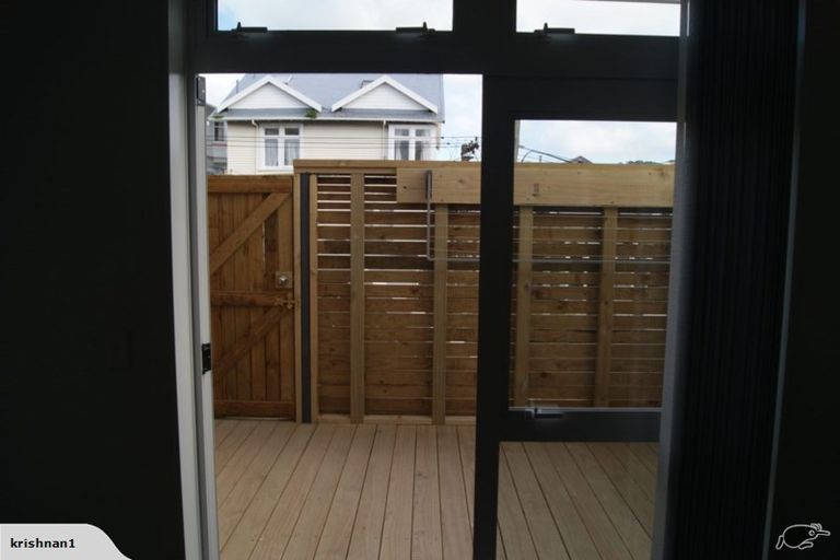 Photo of property in Pirie Street Townhouses, 6/35 Pirie Street, Mount Victoria, Wellington, 6011