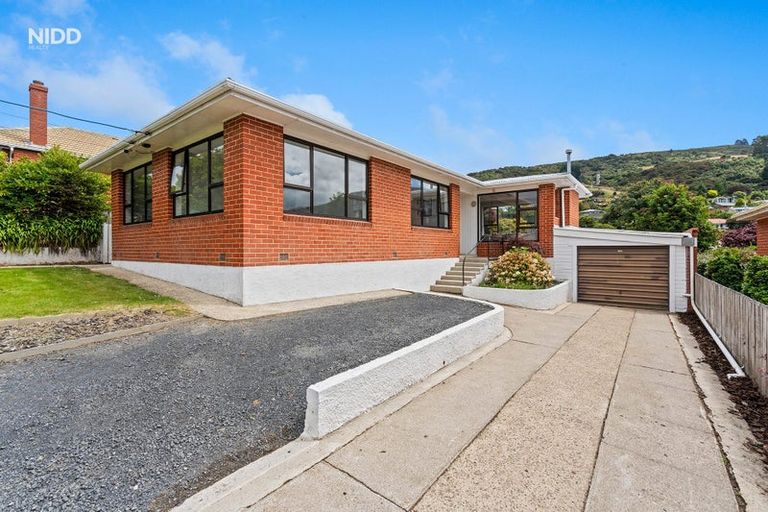 Photo of property in 111 Centennial Avenue, Helensburgh, Dunedin, 9010