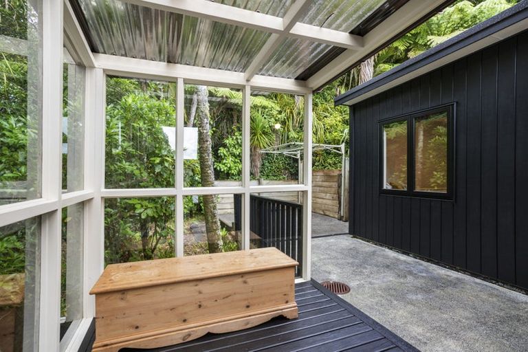 Photo of property in 19 Cascade Avenue, Waiatarua, Auckland, 0604