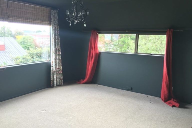Photo of property in 2/2 Sunnynook Road, Sunnynook, Auckland, 0620