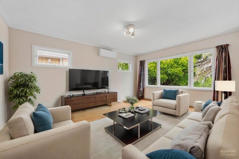 Photo of property in 30 Edmonton Road, Henderson, Auckland, 0612