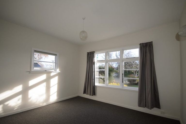 Photo of property in 16 Plynlimon Road, Fendalton, Christchurch, 8052