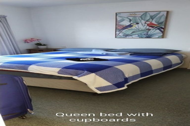 Photo of property in 1/12 Hebron Road, Waiake, Auckland, 0630