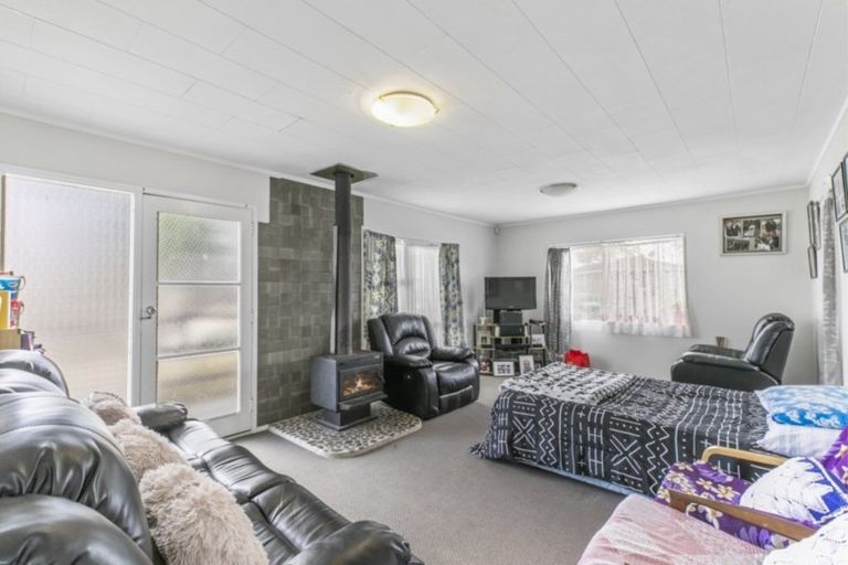 Photo of property in 4 Chantal Place, Red Hill, Papakura, 2110