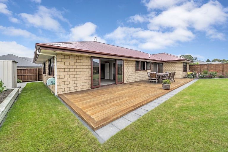 Photo of property in 92 Acacia Avenue, Rangiora, 7400