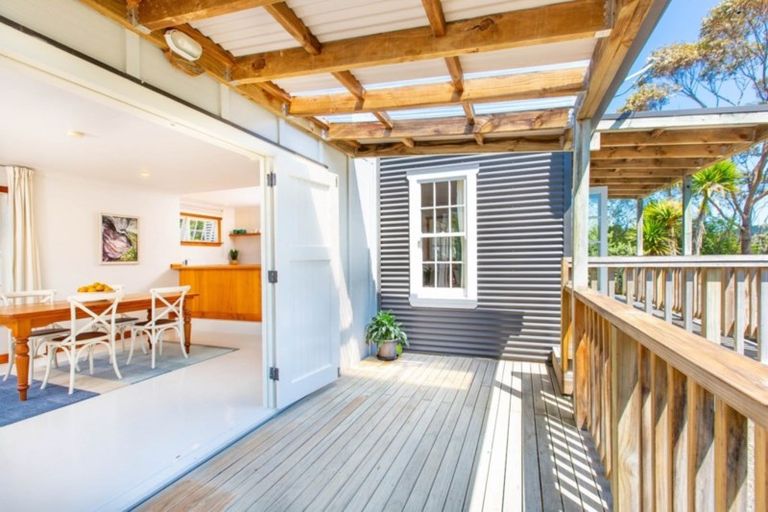 Photo of property in 1a Rakaunui Street, Raglan, 3297