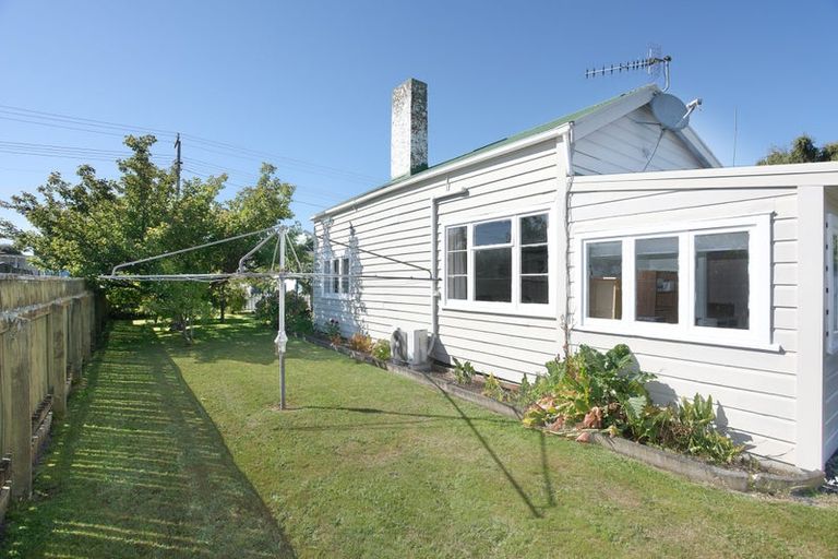 Photo of property in 12 High Street, Bulls, 4818