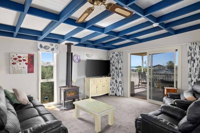 Photo of property in 61 Pinedale Crescent, Riversdale Beach, Masterton, 5872