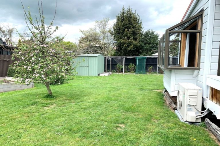 Photo of property in 50 Mckenzie Street, Geraldine, 7930