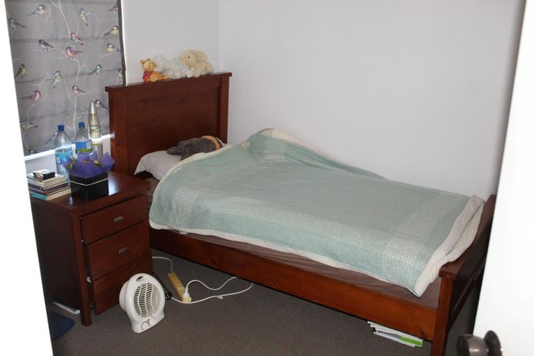 Photo of property in 1/9 Thistledew Place, Bayview, Auckland, 0629