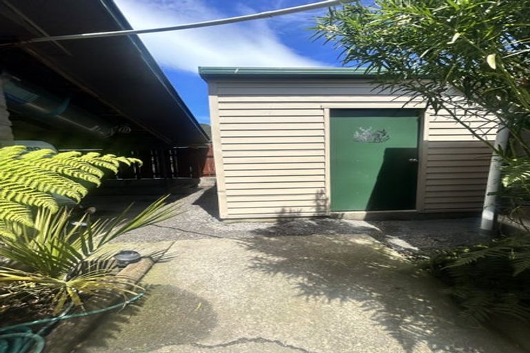 Photo of property in 51 Kent Street, Picton, 7220