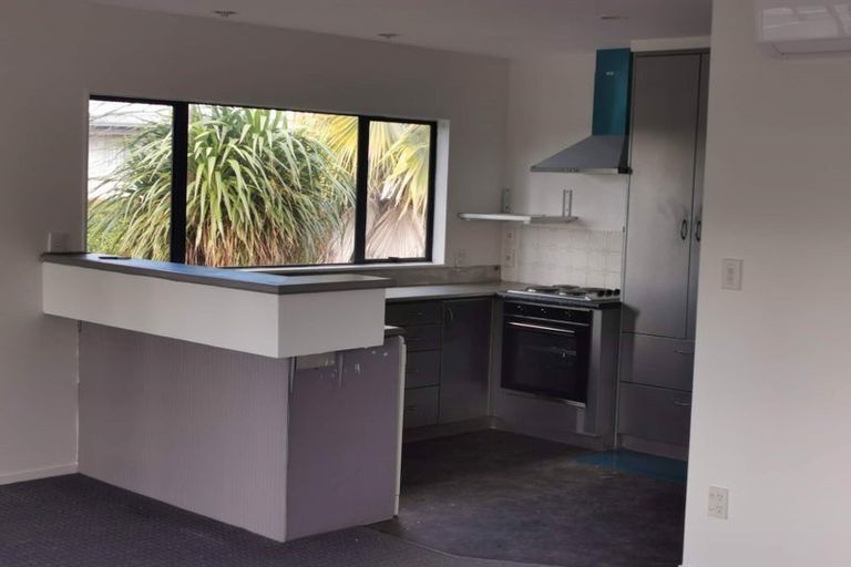 Photo of property in 17a Covil Avenue, Te Atatu South, Auckland, 0610