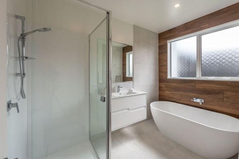 Photo of property in 23 Irvines Track, Halswell, Christchurch, 8025