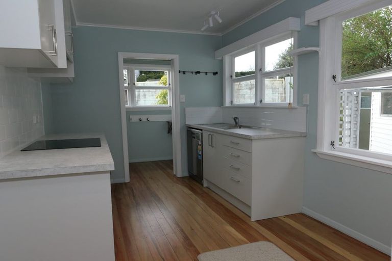 Photo of property in 1 Huia Place, Levin, 5510