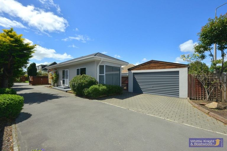 Photo of property in 1/104 Yaldhurst Road, Sockburn, Christchurch, 8042