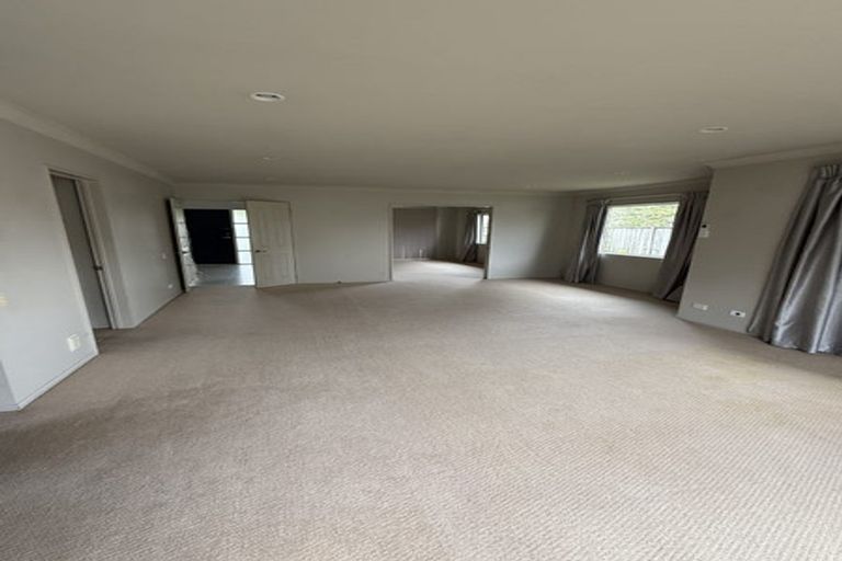 Photo of property in 44 Baverstock Road, Flat Bush, Auckland, 2016