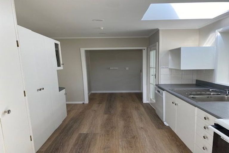 Photo of property in 216a Waddington Drive, Naenae, Lower Hutt, 5011