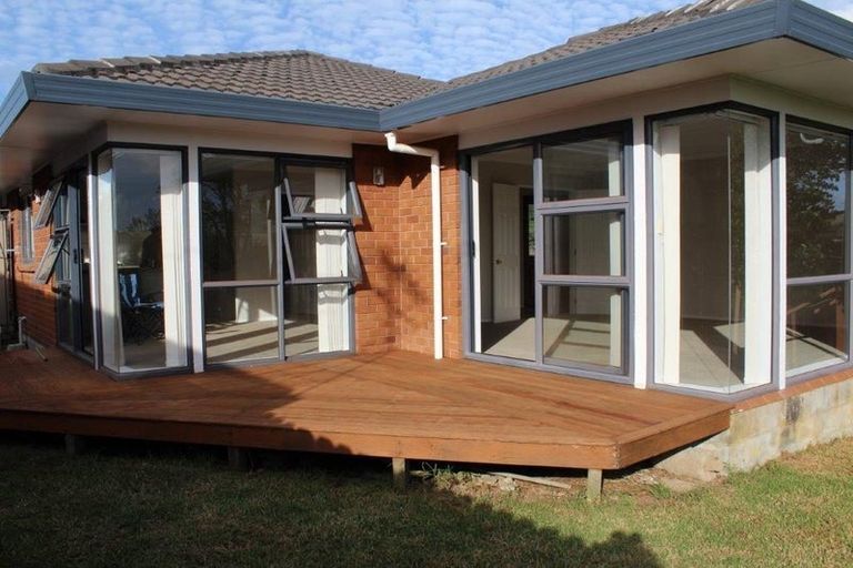 Photo of property in 2/21 Glanworth Place, Dannemora, Auckland, 2016