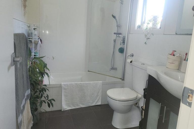 Photo of property in 116a Moorefield Road, Johnsonville, Wellington, 6037