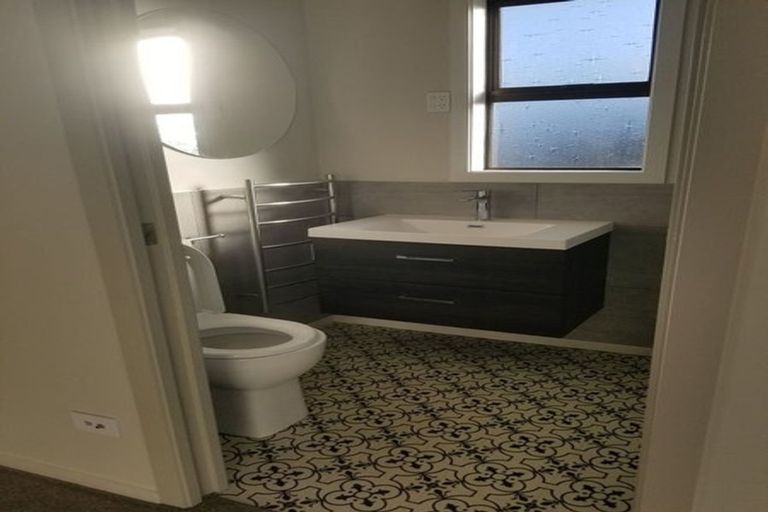 Photo of property in 25a Wallath Road, Westown, New Plymouth, 4310