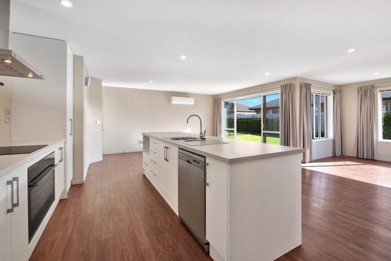 Photo of property in 5 Harakeke Way, Rangiora, 7400