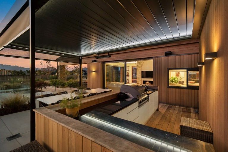 Photo of property in 14 Deans Drive, Wanaka, 9305