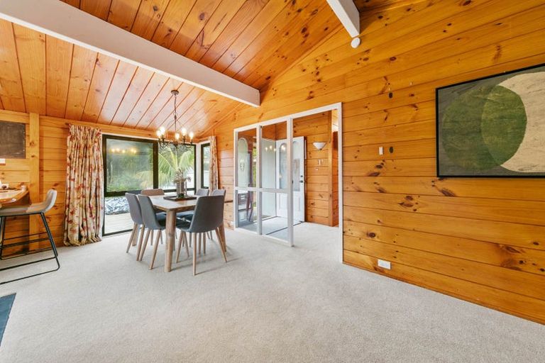 Photo of property in 204 Shaw Road, Oratia, Auckland, 0604