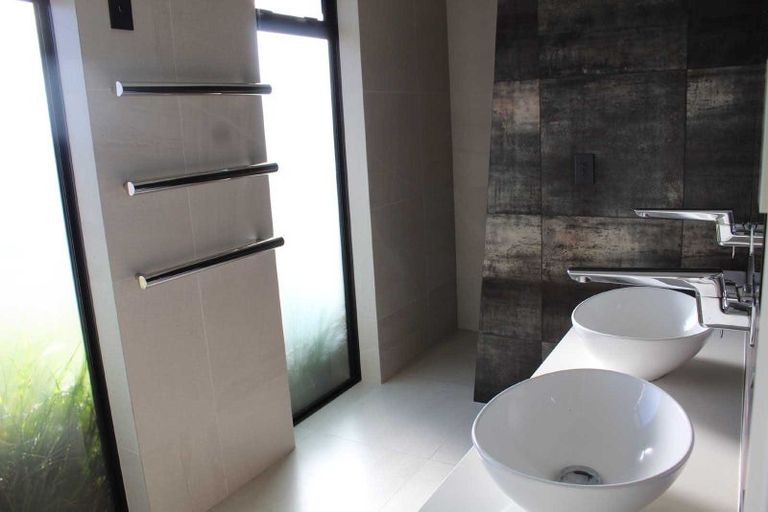 Photo of property in 10 Moemoea Place, Cambridge, 3434