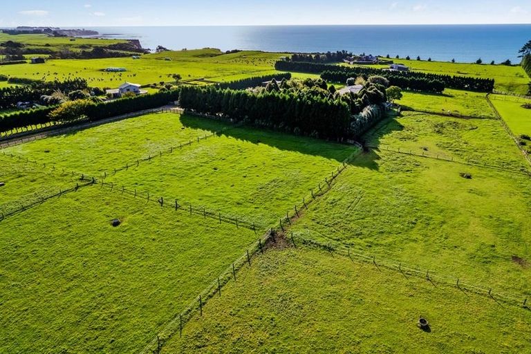 Photo of property in 939 Main North Road, Onaero, Waitara, 4383