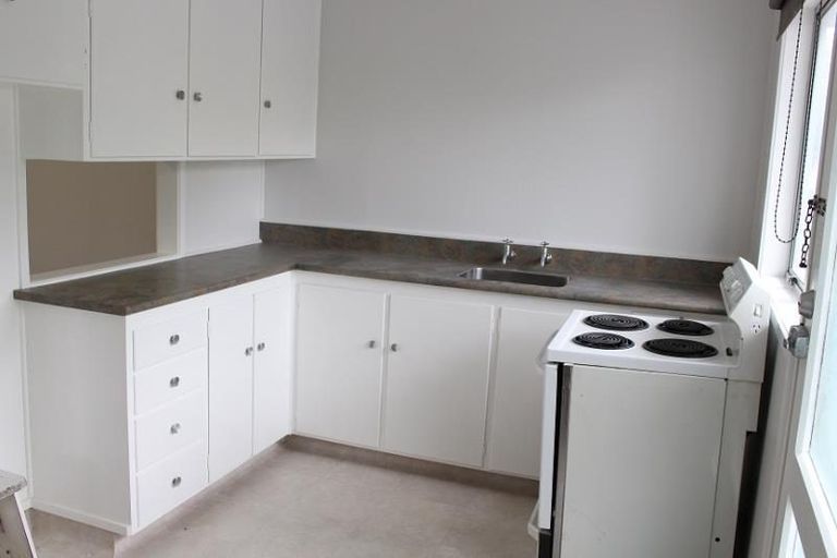 Photo of property in 7/38 Edmonton Road, Henderson, Auckland, 0612