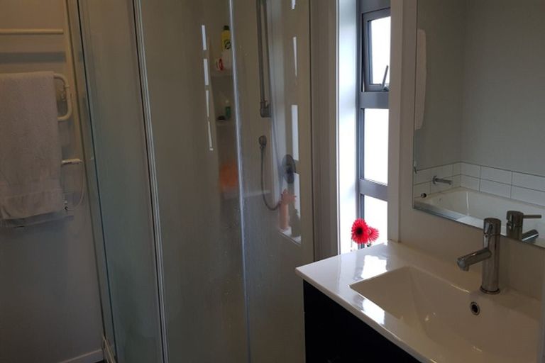 Photo of property in 28 Sunstone Crescent, Brown Owl, Upper Hutt, 5018