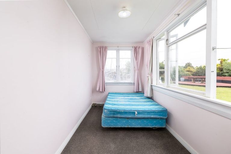 Photo of property in 1 Edward Street, Waimate, 7924